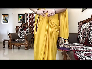 Indian Bhabhi In Saree Looking Sexy Hindi Audio